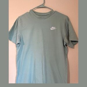 Nike Sportswear Club Tee - Classic Glacier Blue - Size Small ✨